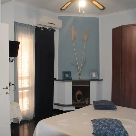 ベッド・アンド・ブレックファスト アクサ 3*